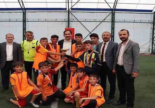Çıldır’da düzenlenen Yaz Kuran Kursları futbol turnuvası sona erdi