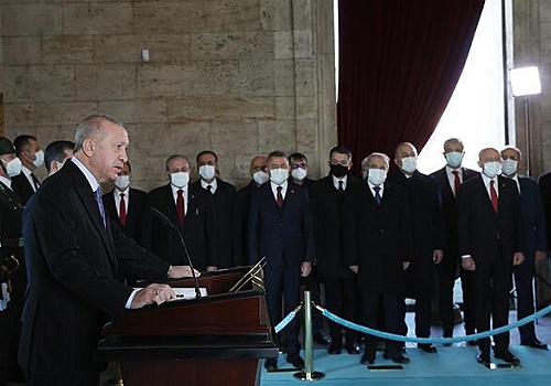 Cumhurbaşkanı Erdoğan, Anıtkabir Özel Defteri'ni imzaladı: 2023 hedeflerinde kararlıyız