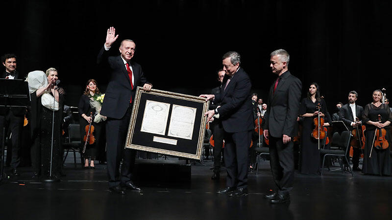 Cumhurbaşkanı Erdoğan, İtalyan-Türk Dostluk Zirvesi özel konserini izledi