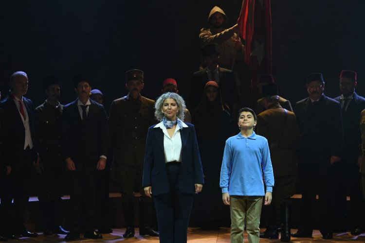 'Cumhuriyete Doğru' tiyatro oyununda Gazze mesajı
