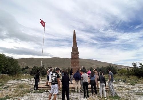 Erasmus+ Gençlik Projesi kapsamında Ardahan'ın tarihi ve turistik yerleri tanıtılıyor