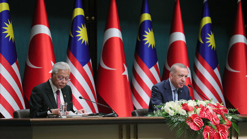 Erdoğan: Malezya ile ilişkilerimizi kapsamlı stratejik ortaklık seviyesine yükseltme kararı aldık