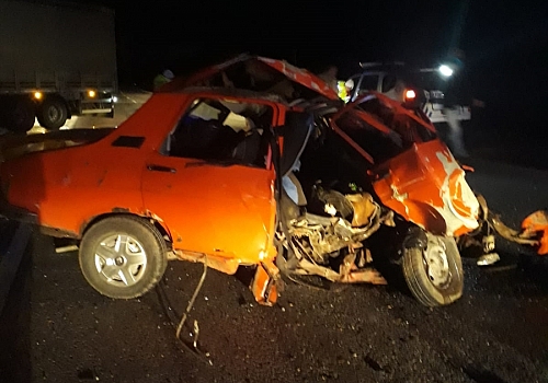 Erzincan'da otomobilin tırla çarpışması sonucu 1 kişi öldü