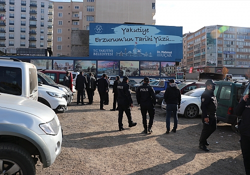 Erzurum'da bir kişi tartıştığı kız arkadaşını ve kendisini bıçaklayarak öldürdü