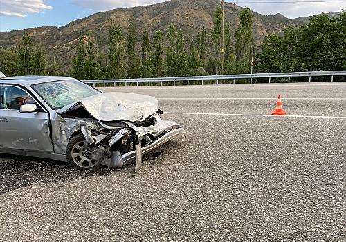 Erzurum'da iki otomobilin çarpışması sonucu 9 kişi yaralandı