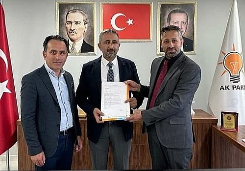 Fırat Avşar, başvuru dilekçesini İl Başkanı Ersin Yılmaz’a verdi