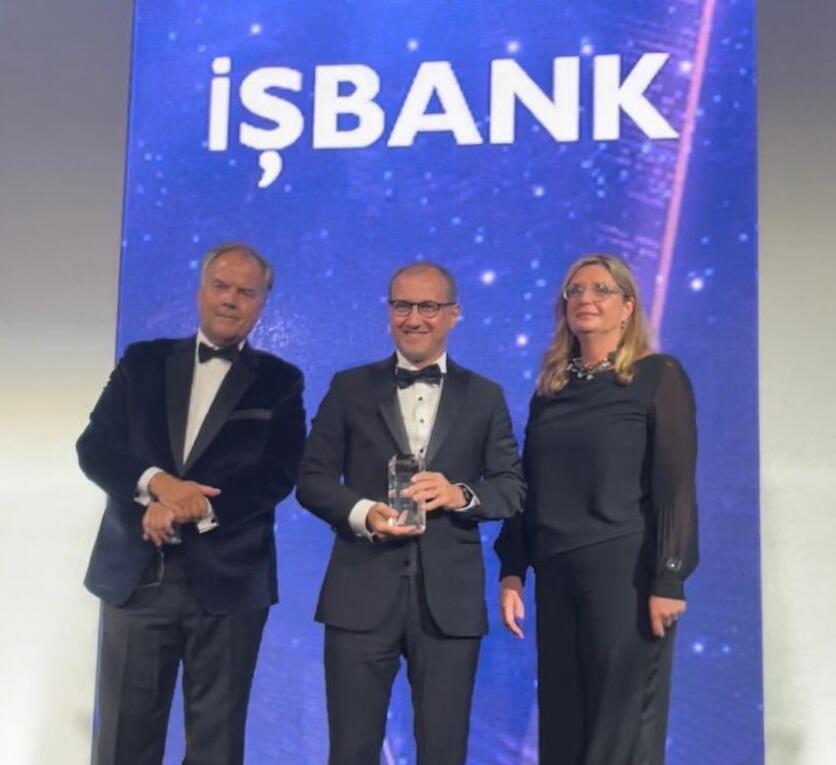 İş Bankası’na Orta ve Doğu Avrupa’nın 'en iyi dijital bankası' ödülü