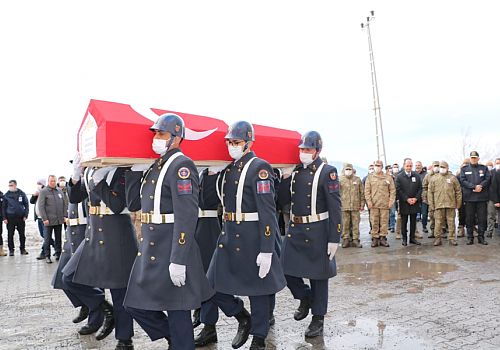 Kalp Krizi Sonucu Hayatını Kaybeden Astsubay Başçavuş a    Ardahan da Askeri Tören Düzenlendi.