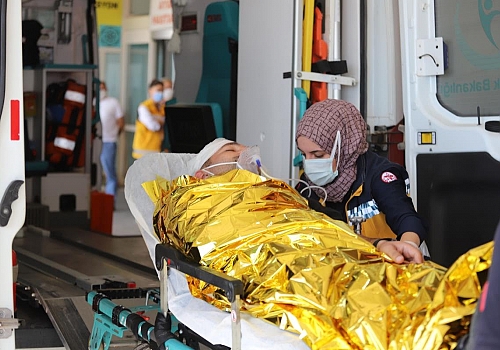 Kars'ta sağlıkçılar yangından etkilenenlere hızlı müdahale amaçlı tatbikat yaptı