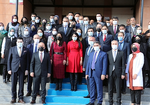 Milli Eğitim Bakanı Mahmut Özer, Ağrı'da öğrencilerle buluştu
