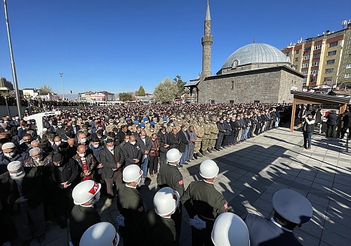 Silah kazası sonucu şehit olan asker Erzurum'da son yolculuğuna uğurlandı