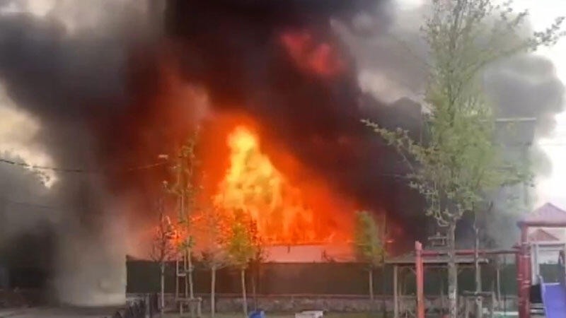Sultanbeyli'de mobilya fabrikasında yangın