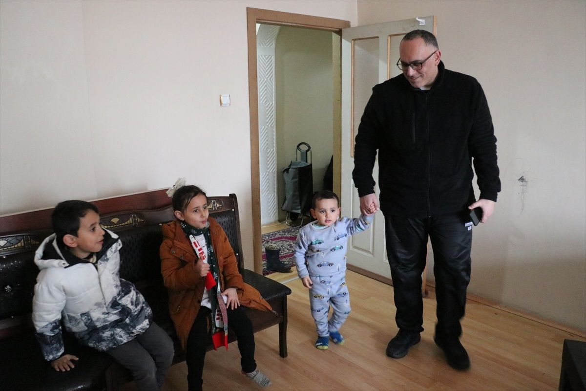 Türk Kızılay ve Hayırseverlerden Filistinli Aileye Yardım