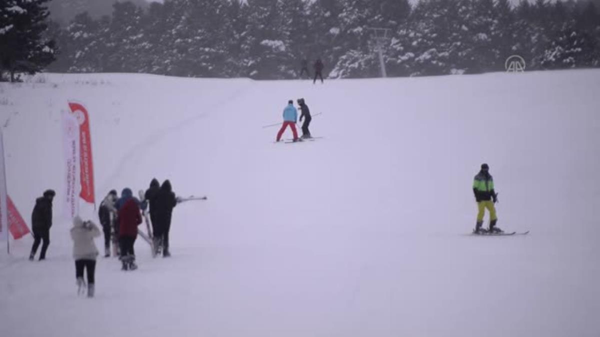 Yalnızçam Kayak Merkezi'nde sezon açıldı