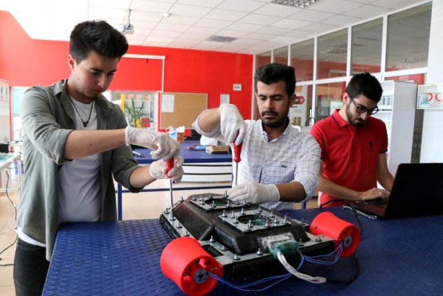  Genç mühendisler insansız sualtı aracı geliştirdi