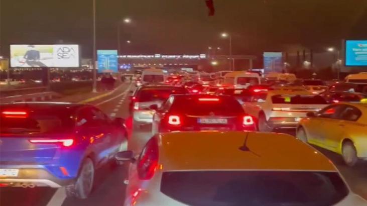  İstanbul Havalimanı’nda alarm! Araç girişine kapatıldı