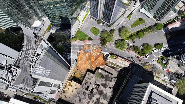  İstanbul'da yolda çökme! Geniş güvenlik önlemleri