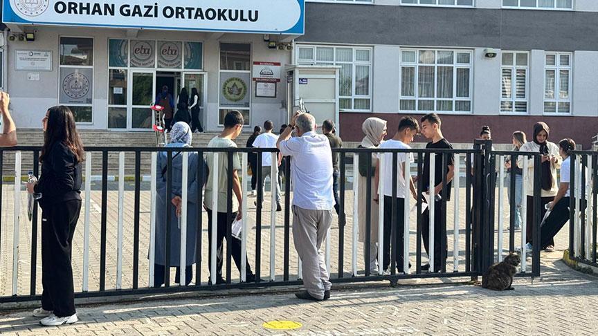  LGS heyecanı! İlk oturum başladı
