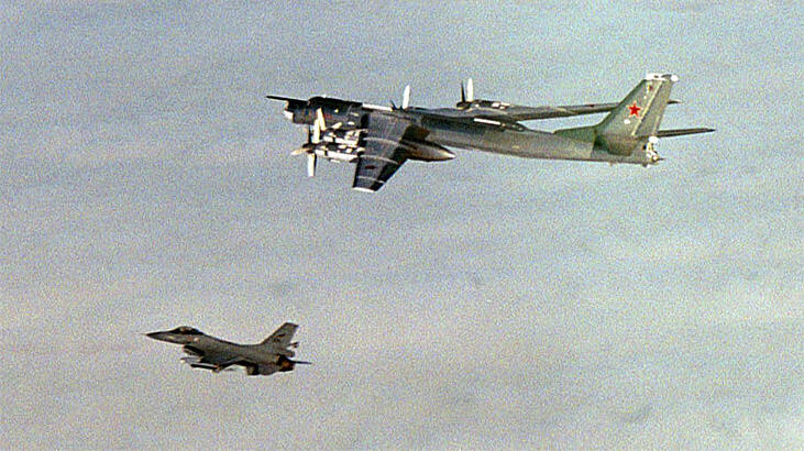  Rusya, nükleer bomba taşıyabilen uçağını yine ABD sınırına gönderdi