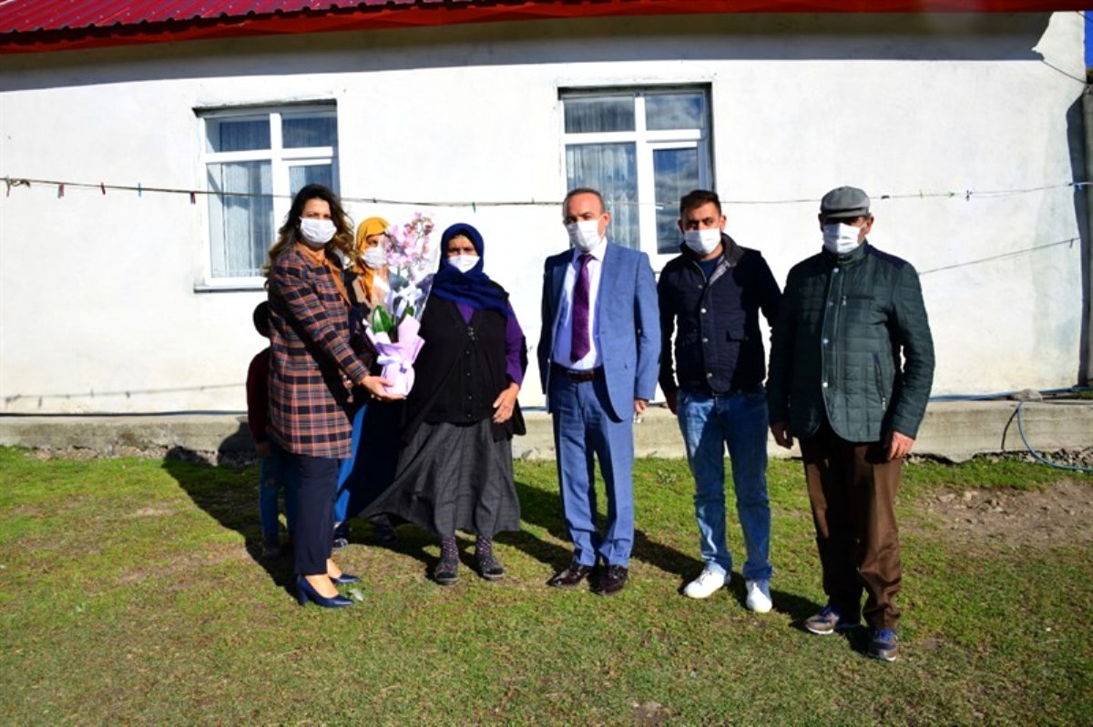  Vali Hüseyin Öner ve eşi Zehra Mine Öner, Şehit ailesi ziyaretlerine devam ediyor