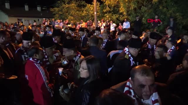  Yüzlerce kişi Kocatepe'ye yürüdü