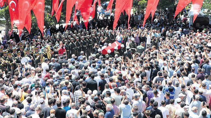 10 şehide veda! Son bakışlar...
