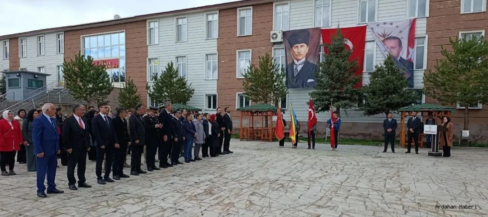19 Mayıs Atatürk’ü Anma, Gençlik ve Spor Bayramı Hanak’ta Coşkuyla Kutlandı