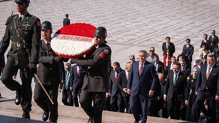 19 Mayıs coşkusu artarak sürüyor! İlk tören Anıtkabir'de
