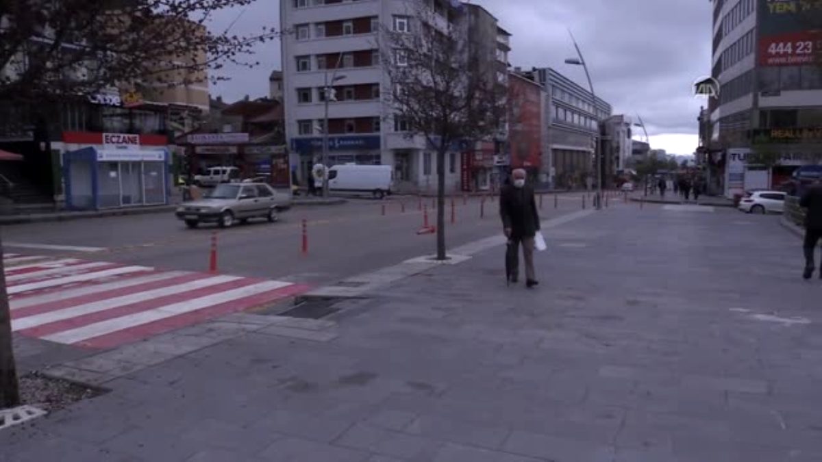 65 yaş üstü vatandaşlar uzun zaman sonra ilk kez sokağa çıktı