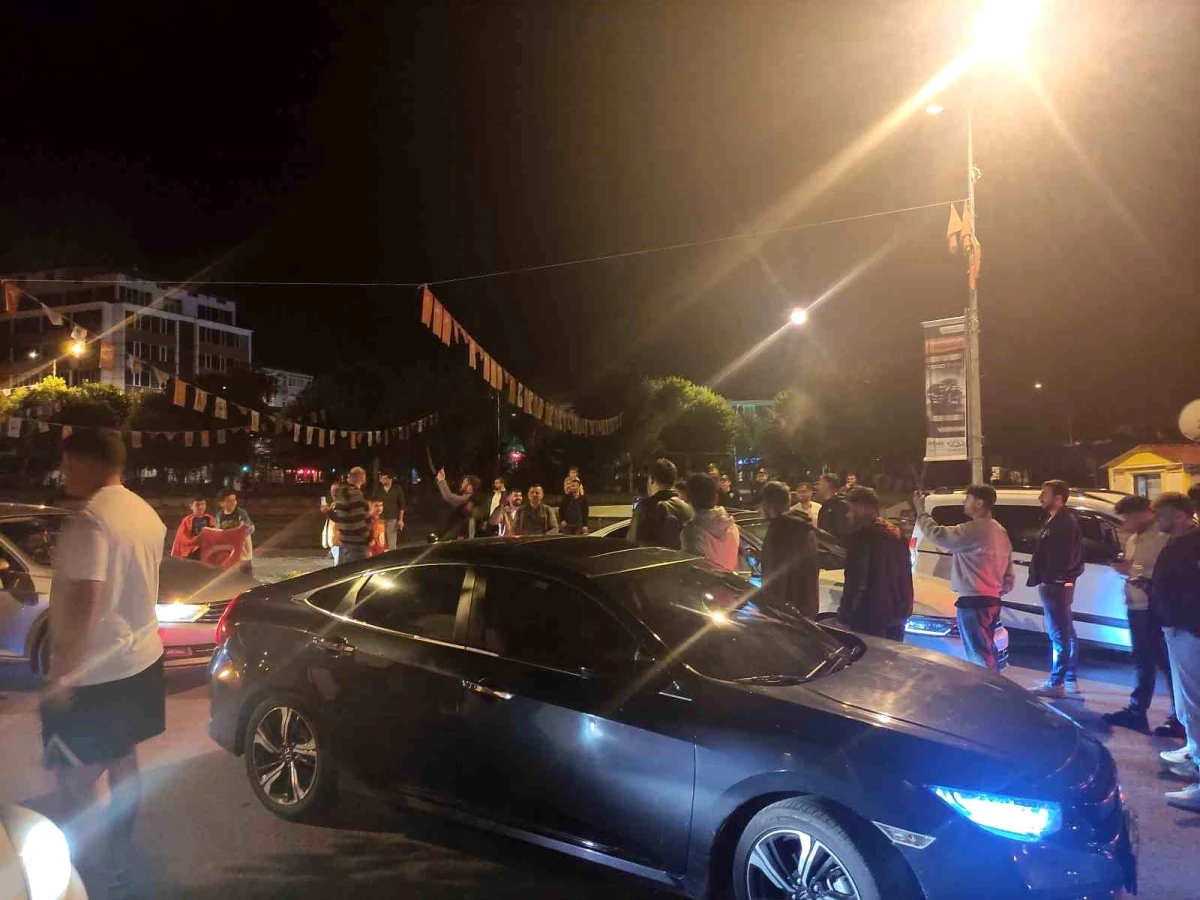 A Milli Futbol Takımı'nın çeyrek finale yükselmesi Ardahan'da coşkuyla kutlandı