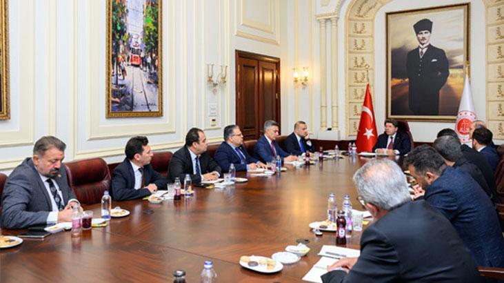 Adalet Bakanı Tunç, 11 ilin baro başkanı ile bir araya geldi