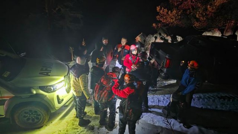 Adana'nın Pozantı ilçesinde dağda mahsur kalan 3 dağcı kurtarıldı