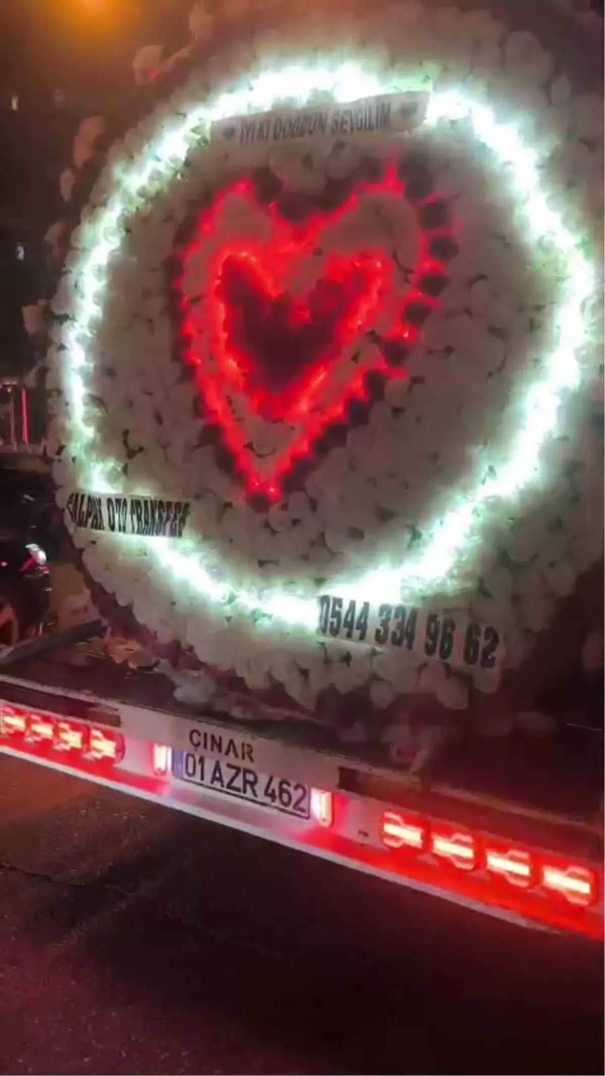 ADANA'DA DOĞUM GÜNÜ SÜRPRİZİ TRAFİK CEZASIYLA BİTTİ