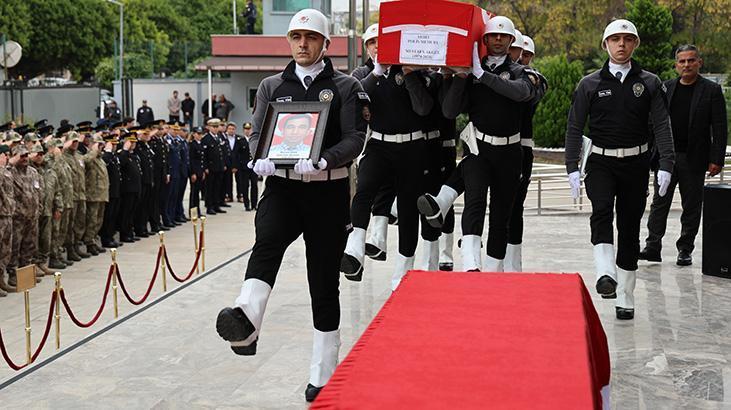 Adana'da şehit olan polis memuru Mustafa Akgül son yolculuğuna uğurlandı