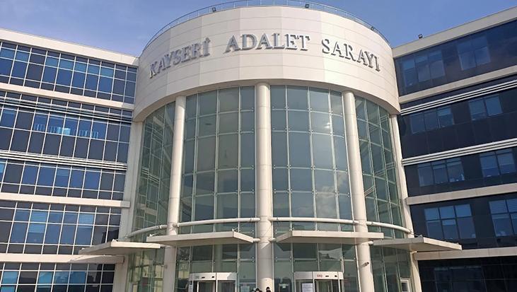 Adliyede köpek krizi: Polis memuruna hakaret iddiası mahkemede