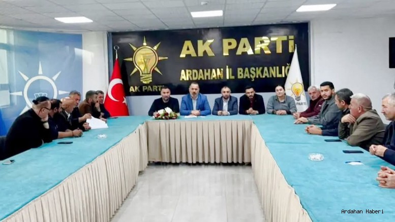 AK Parti Ardahan İl Teşkilatı'nda Haftalık Değerlendirme: Saha Çalışmaları Masaya Yatırıldı