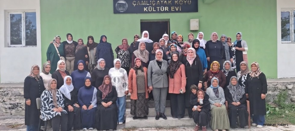 AK Parti Ardahan Kadın Kolları Çamlıçatak Köyü’nde Kadınlarla Buluştu