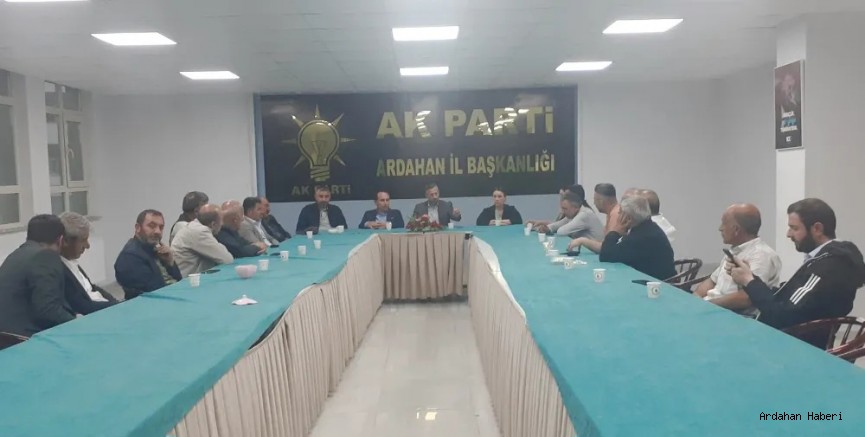 Ak Parti İl Başkanı Ersin Yılmaz yönetiminde haftalık olağan yönetim kurulu toplantısı gerçekleştirildi