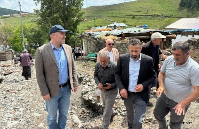AK Parti teşkilatı selden zarar gören köyleri ziyaret etti 