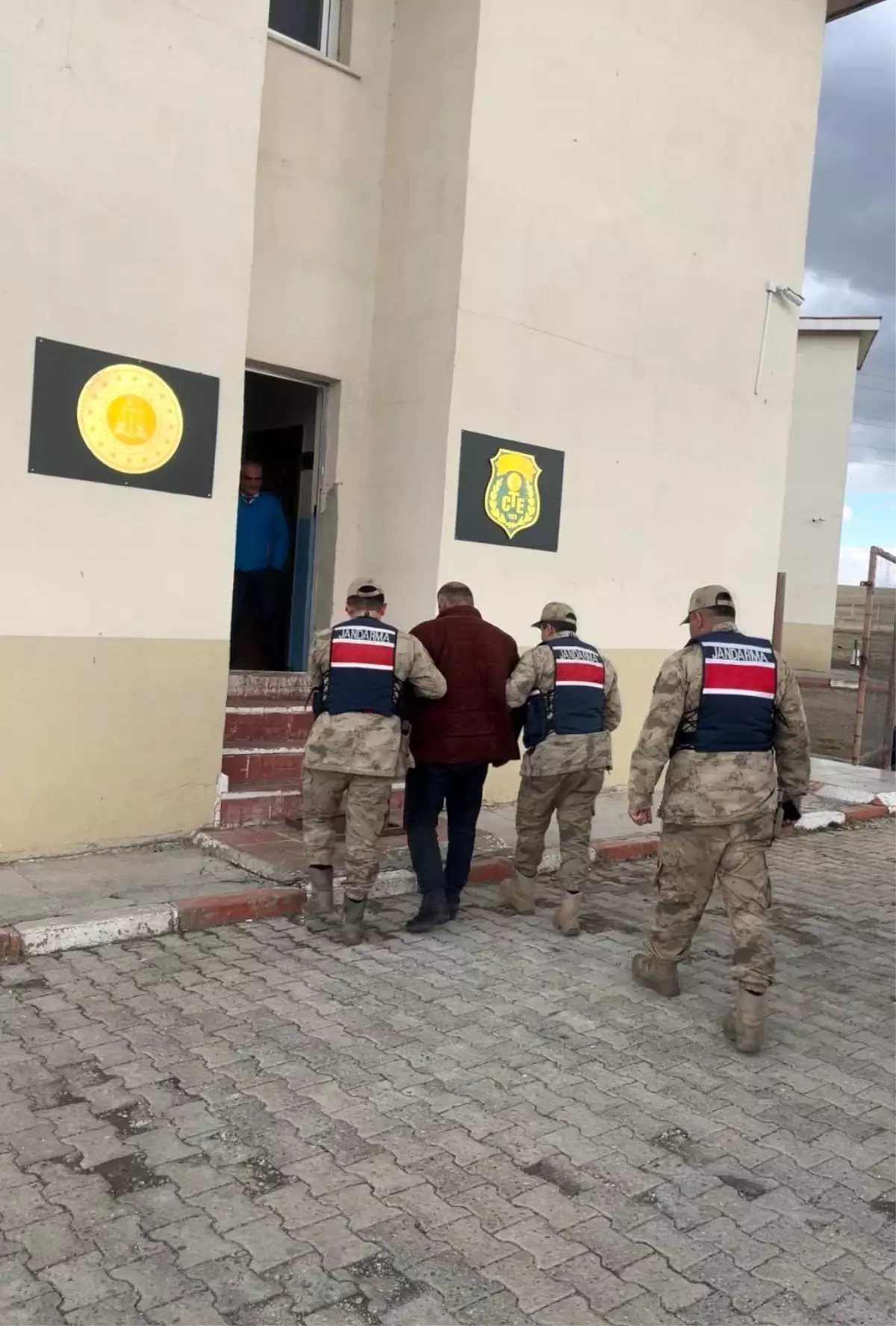 Akyaka'da Kasten Yaralama Suçundan Hükümlü Kişi Yakalandı