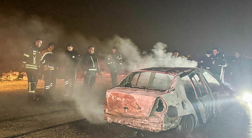 Alev topuna dönen araçtan cansız bedeni çıkarıldı