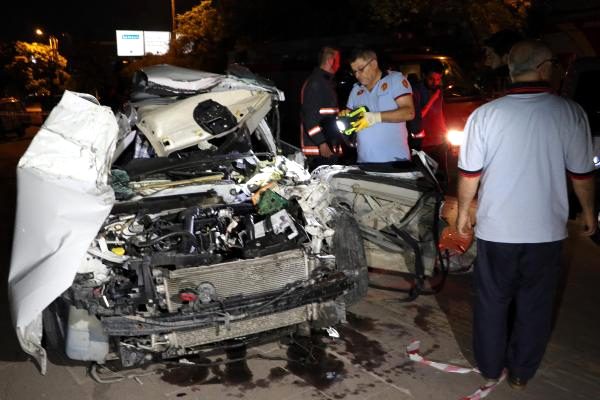 Ankara'da otomobil, sebze yüklü kamyonete çarptı: 1 ağır yaralı