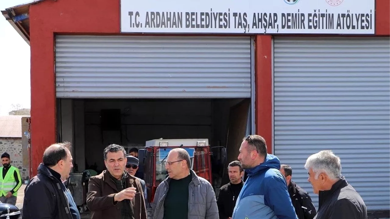 Ardahan Belediye Başkanı Başkan Demir, çalışmaları inceledi