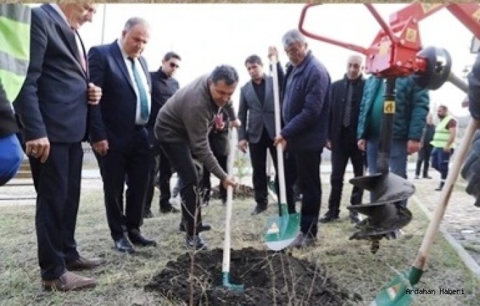 Ardahan Belediyesi’nden 11 Kasım Milli Ağaçlandırma Günü’nde Yeşil Dokunuş