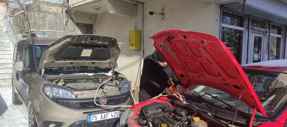 Ardahan’da Dondurucu Soğuklar Hayatı Felç Etti: Araçlar Çalışmadı