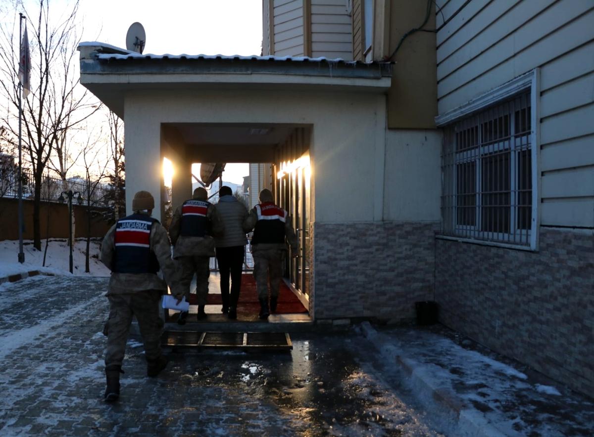 Ardahan da haklarında kesinleşmiş hapis cezası bulunan 21 zanlı yakalandı