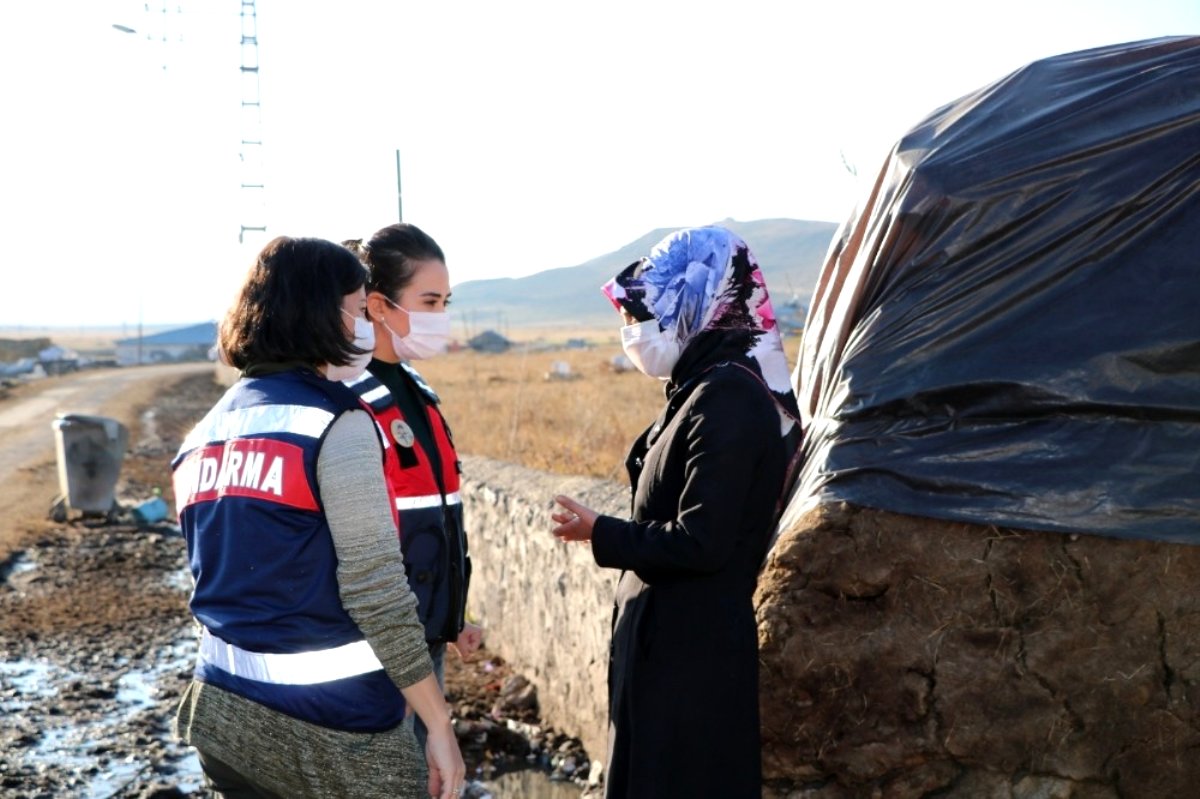 Ardahan da Jandarmadan ortaklaşa Sağlıklı Nesiller İçin Elele Projesi