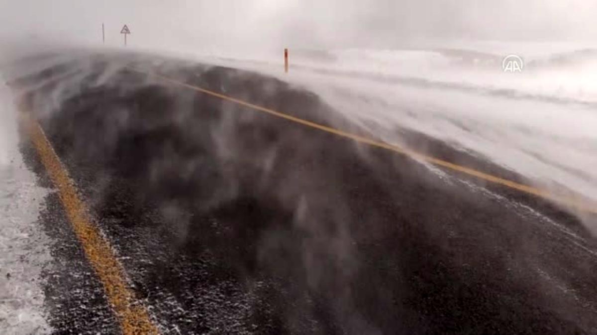 Ardahan da Kar ve tipi sürücülere zor anlar yaşattı