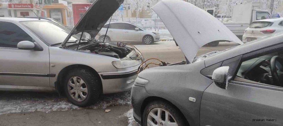 Ardahan’da kar yağışının ardından etkili olan soğuk hava vatandaşlara zor anlar yaşattı
