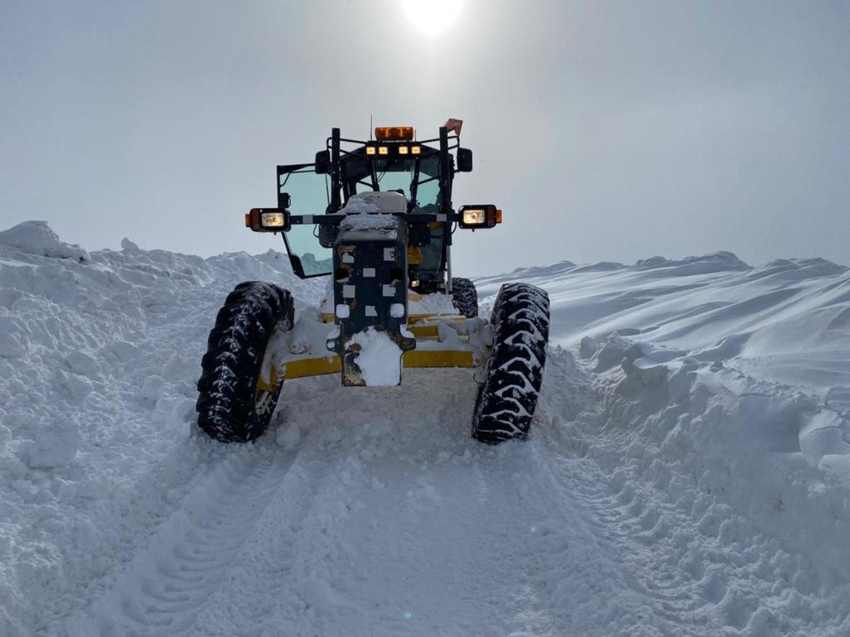Ardahan da Kardan kapanan 18 köy yolu ulaşıma açıldı